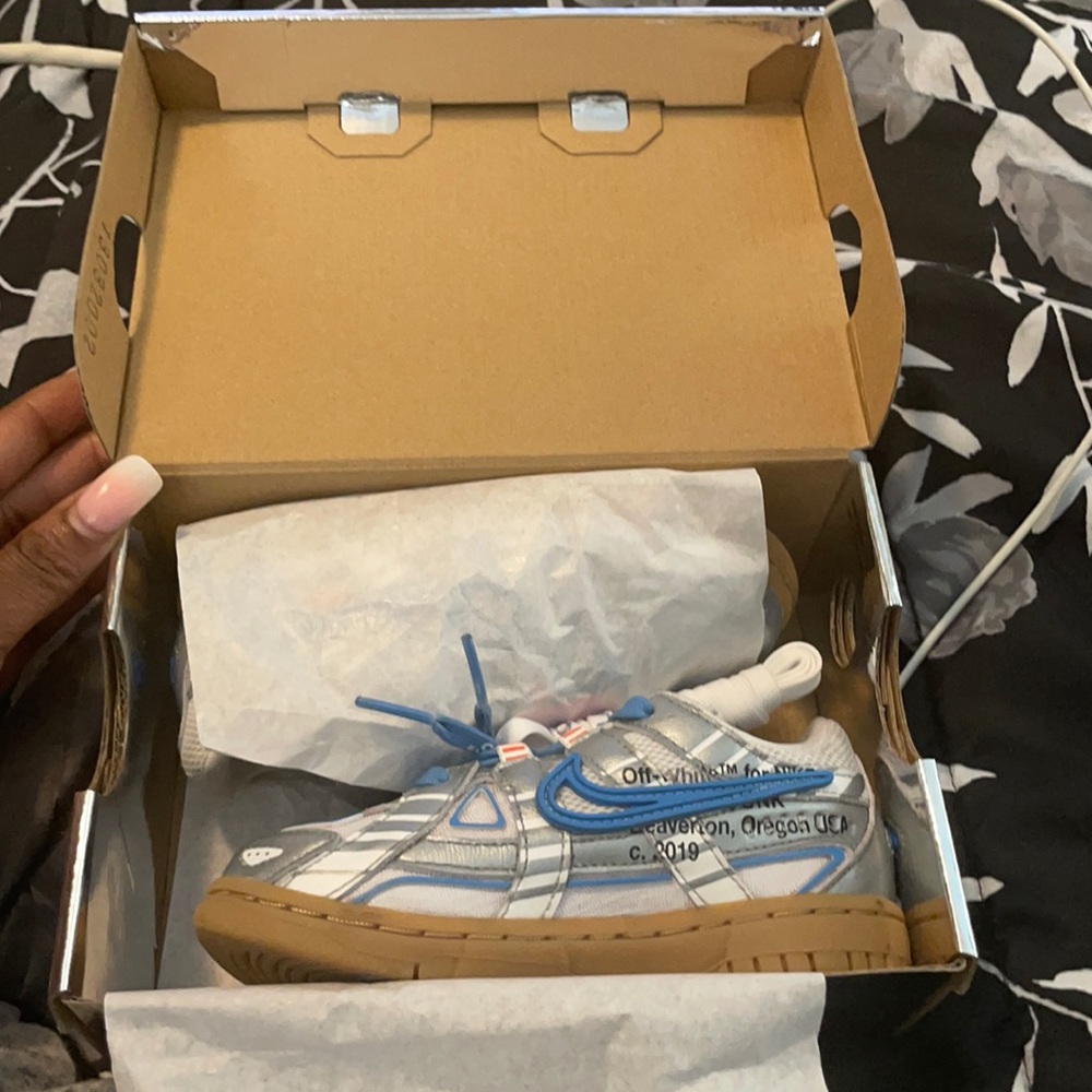 Off-white toddler shoes worn once too small for my son size 9c